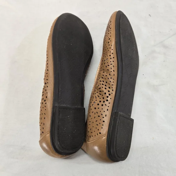 Vionic Women's Size 9 Brown Robyn Perforated Leather Ballet Flats Shoes - Picture 5 of 5